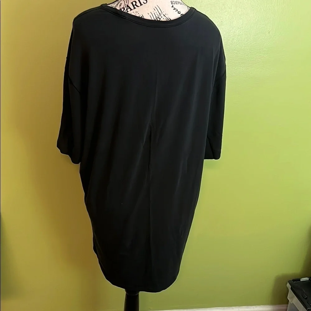 Lululemon Athletica Women’s Black Shirt 👚 👕 Size L